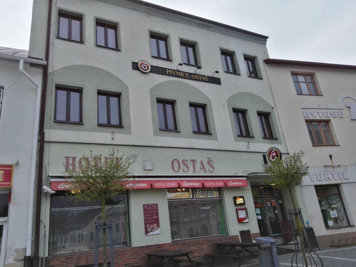 Hotel Ostas Police nad Metují Kültér fotó